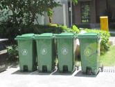 小区塑料垃圾桶