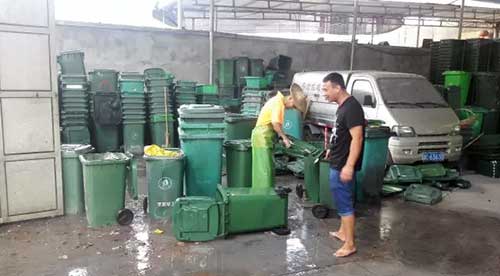 市政环卫垃圾桶清洗作业流程