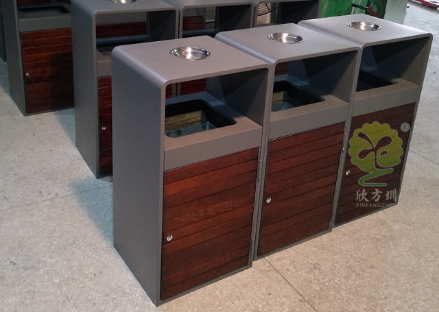 街道带盖分类钢木垃圾箱