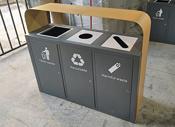 高档仿木纹三分类垃圾桶主图