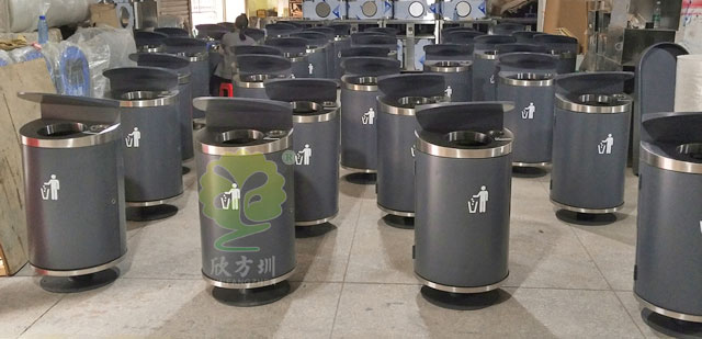 鸭舌桶遍布深圳户外街道专“吃”其他垃圾
