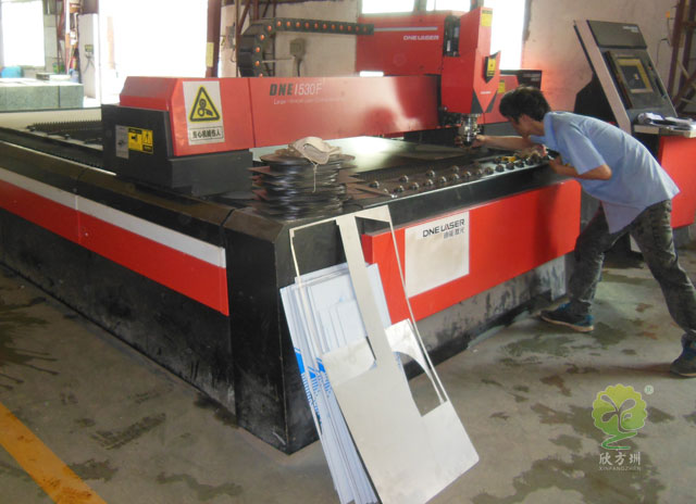 垃圾桶激光生产设备