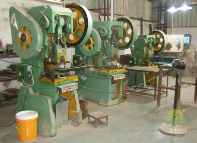 垃圾桶工厂生产设备